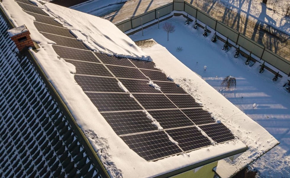 Solar panels: Do they work on cloudy days and in the winter months?