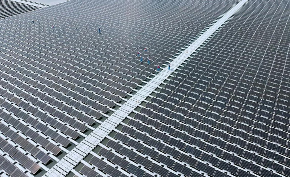 Milestone! China's first all-seawater floating photovoltaic project is put into use!