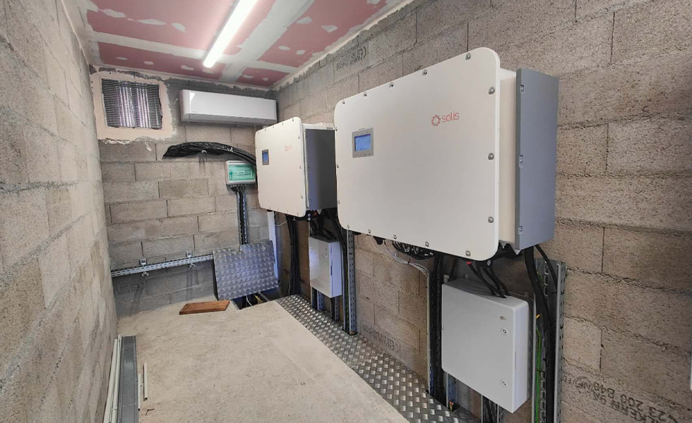 What are the differences between new energy storage, independent energy storage, and grid-side energy storage?