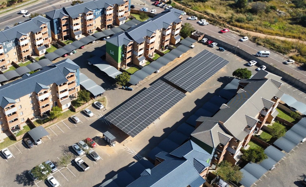 Slashing 12,000 Tons of Carbon: How “Storage + Scenery” Unlocks Clean Energy's Future.